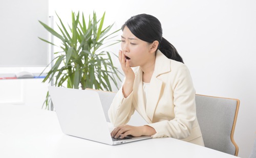 子宮内膜症は吐き気を引き起こす可能性がありますか?